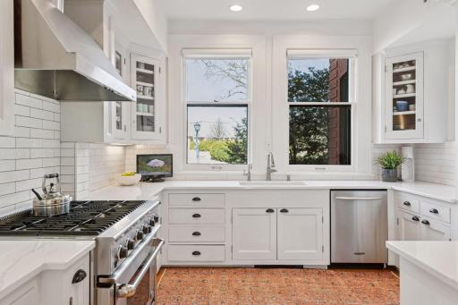 1700 Dupont Avenue S, Minneapolis, MN 55403