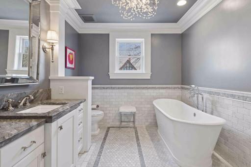 1700 Dupont Avenue S, Minneapolis, MN 55403