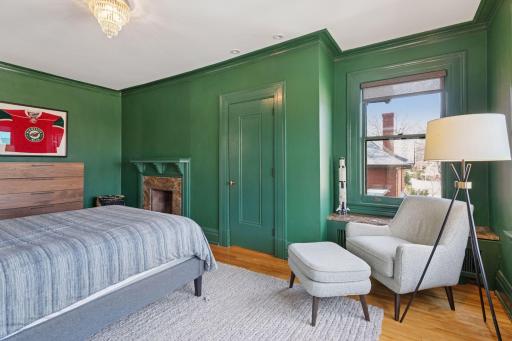 1700 Dupont Avenue S, Minneapolis, MN 55403