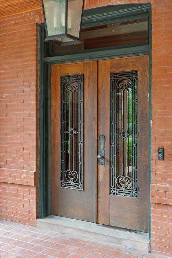 1700 Dupont Avenue S, Minneapolis, MN 55403