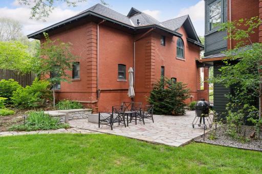 1700 Dupont Avenue S, Minneapolis, MN 55403