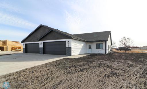 1392 Prairie Lane, Wahpeton, ND 58075