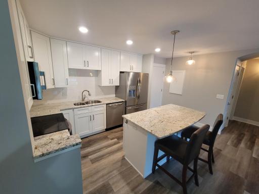10401 Cedar Lake Road, 207, Hopkins, MN 55305