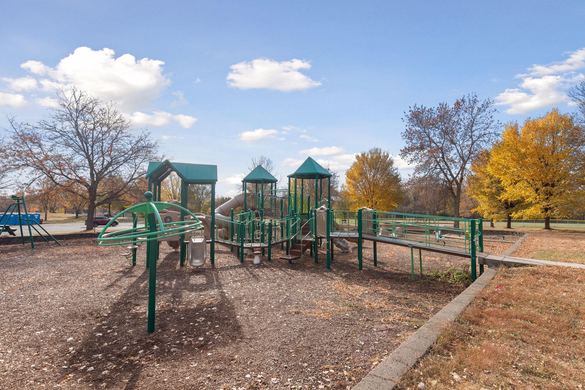 Bassett Creek Park
0.70 Miles