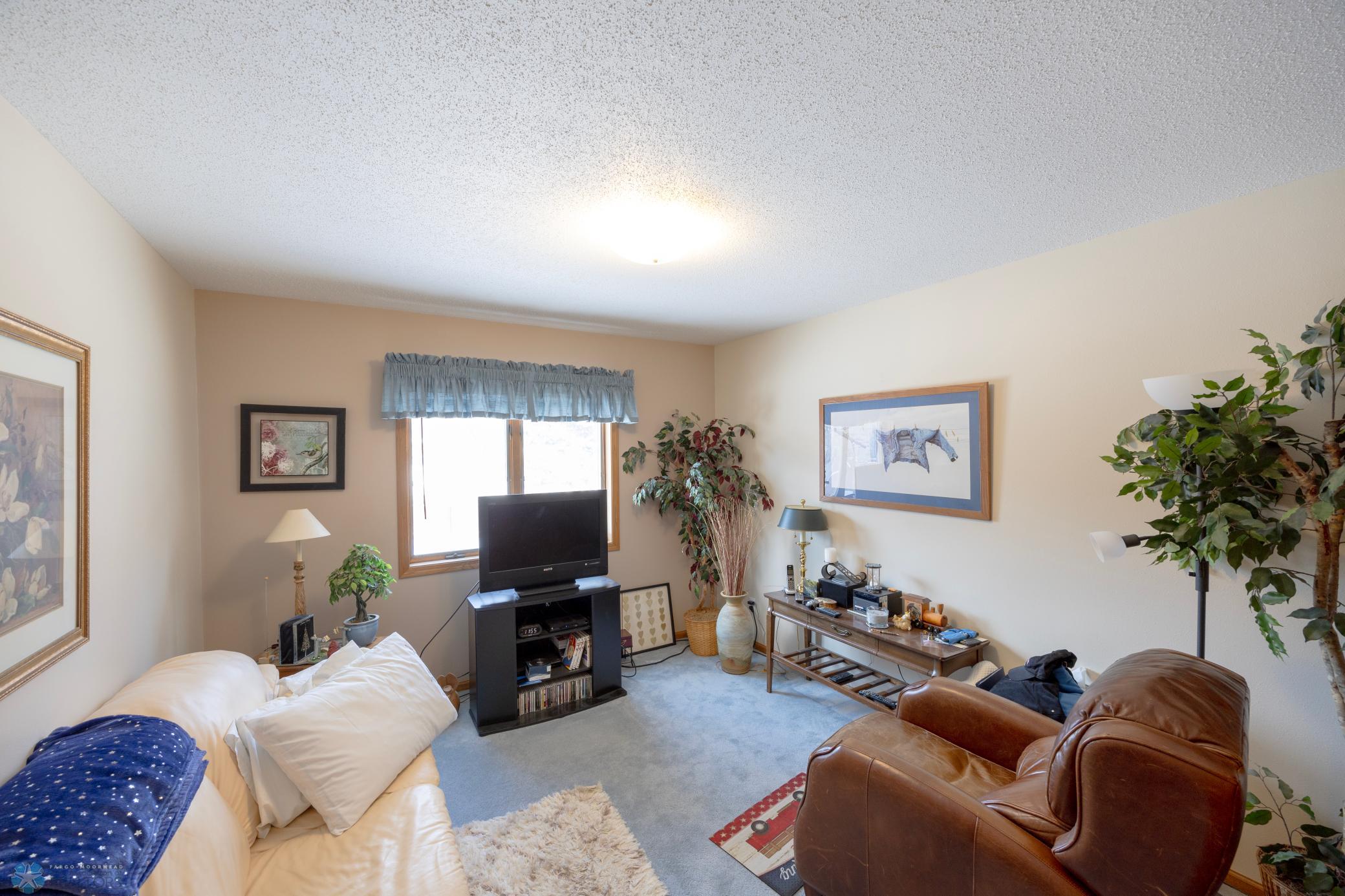 Upper Bedroom/Office