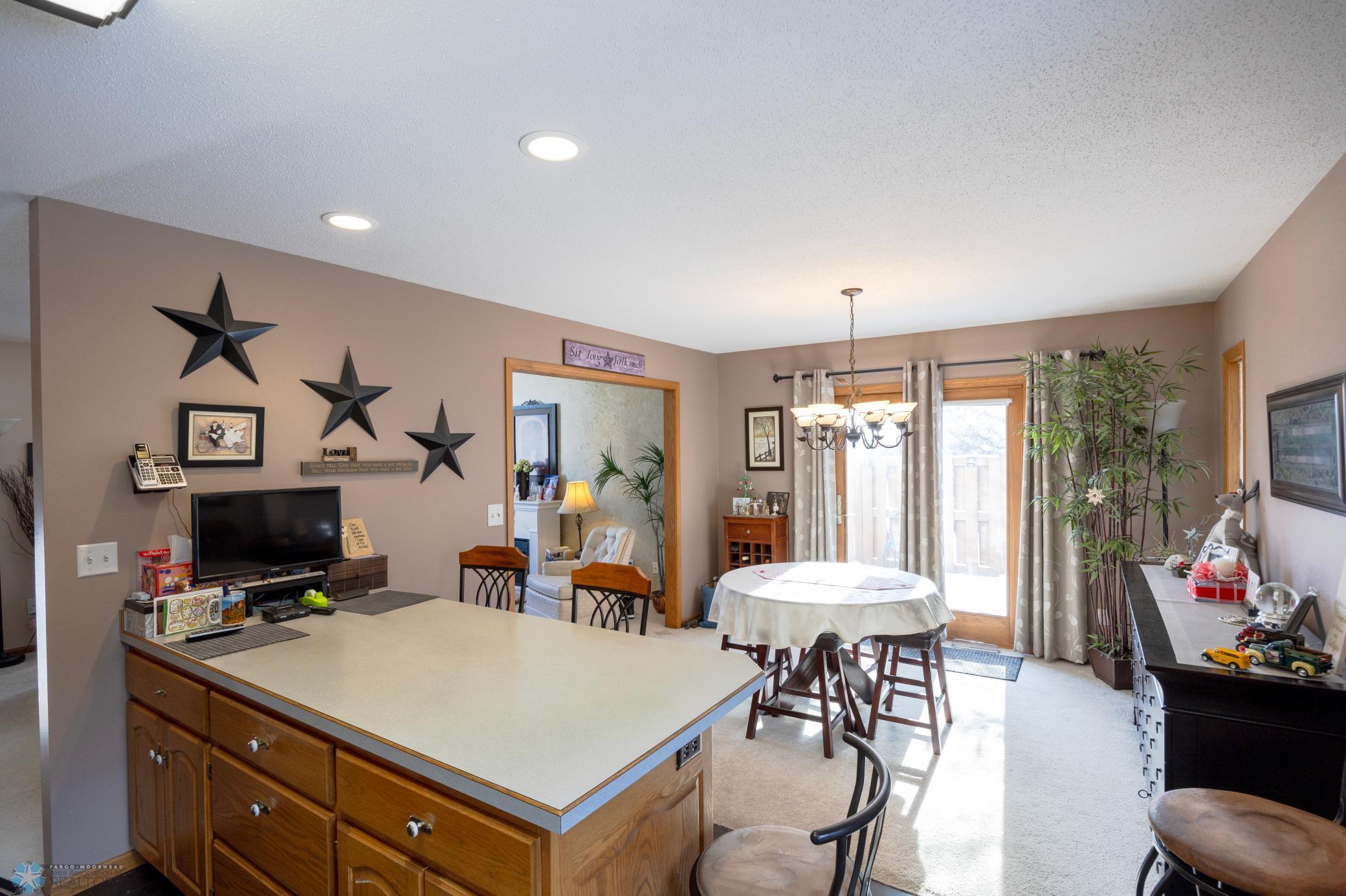 Kitchen & Dining Area