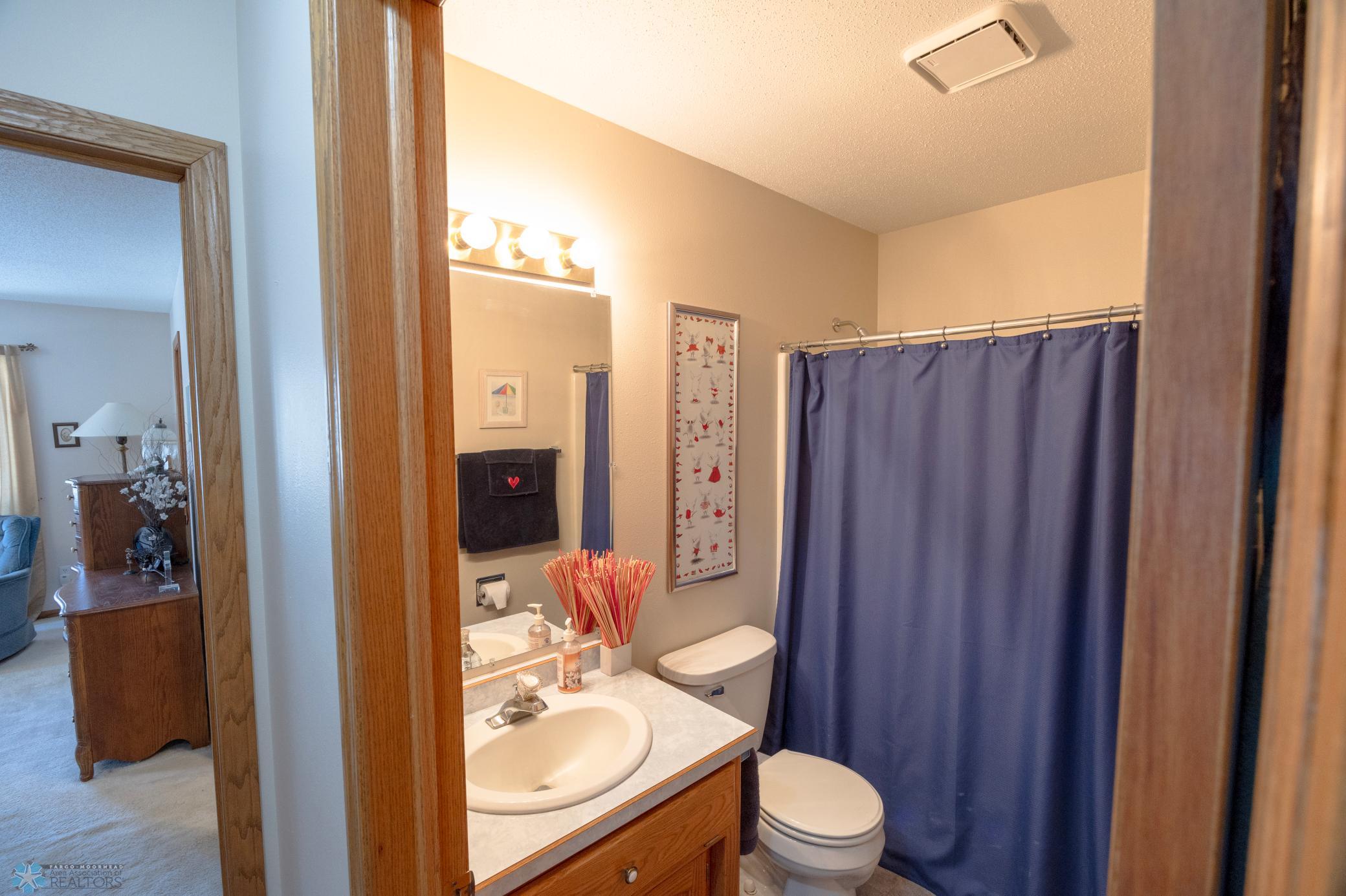 Upper Full Bathroom