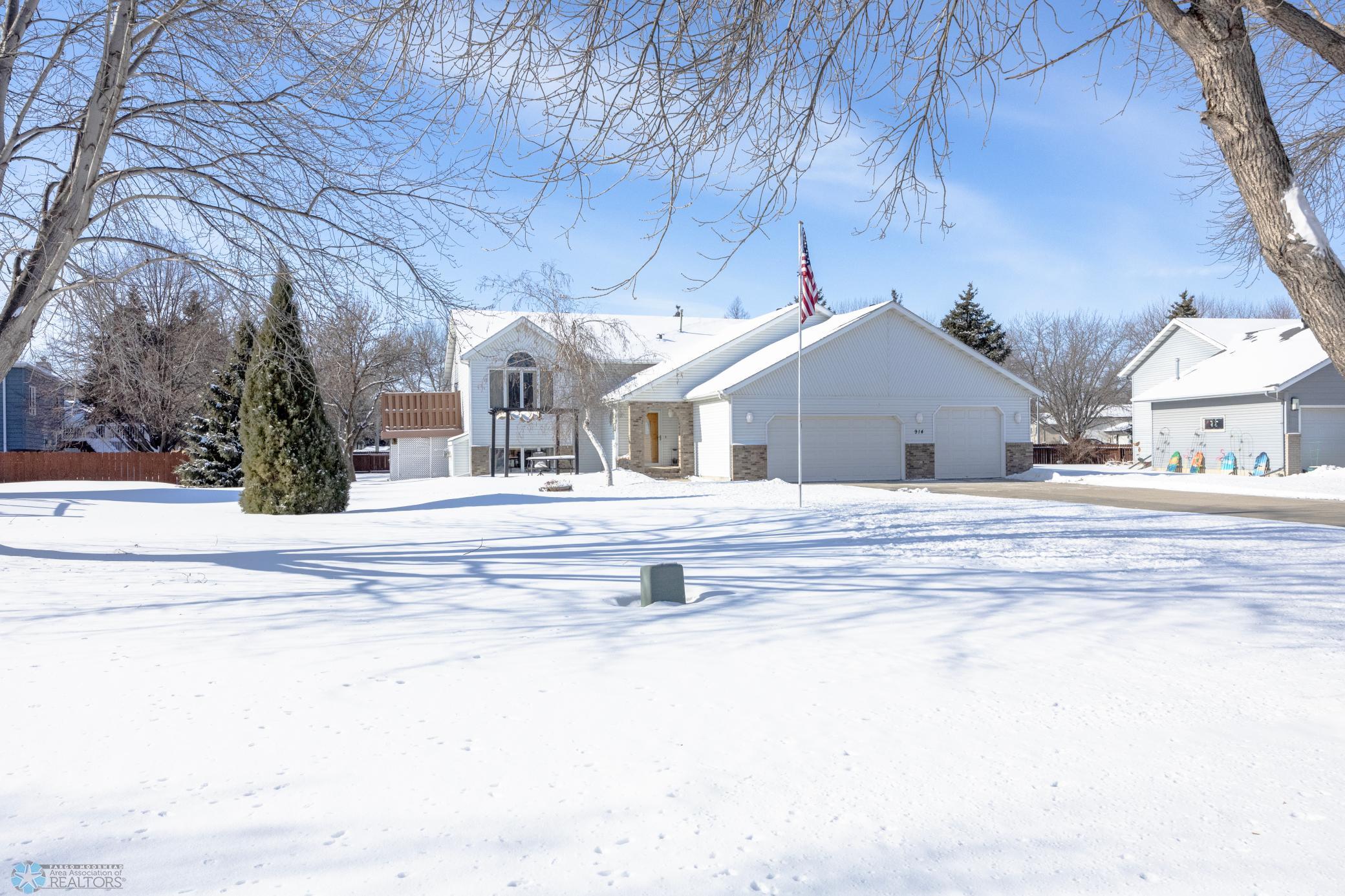 Welcome to 914 Sommerset Blvd!