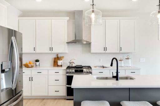 Beautiful spacious kitchen with upgraded appliances