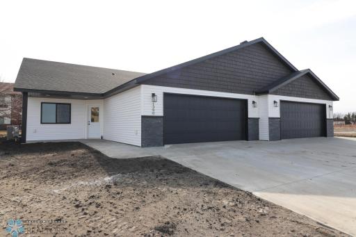 1398 Prairie Lane, Wahpeton, ND 58075