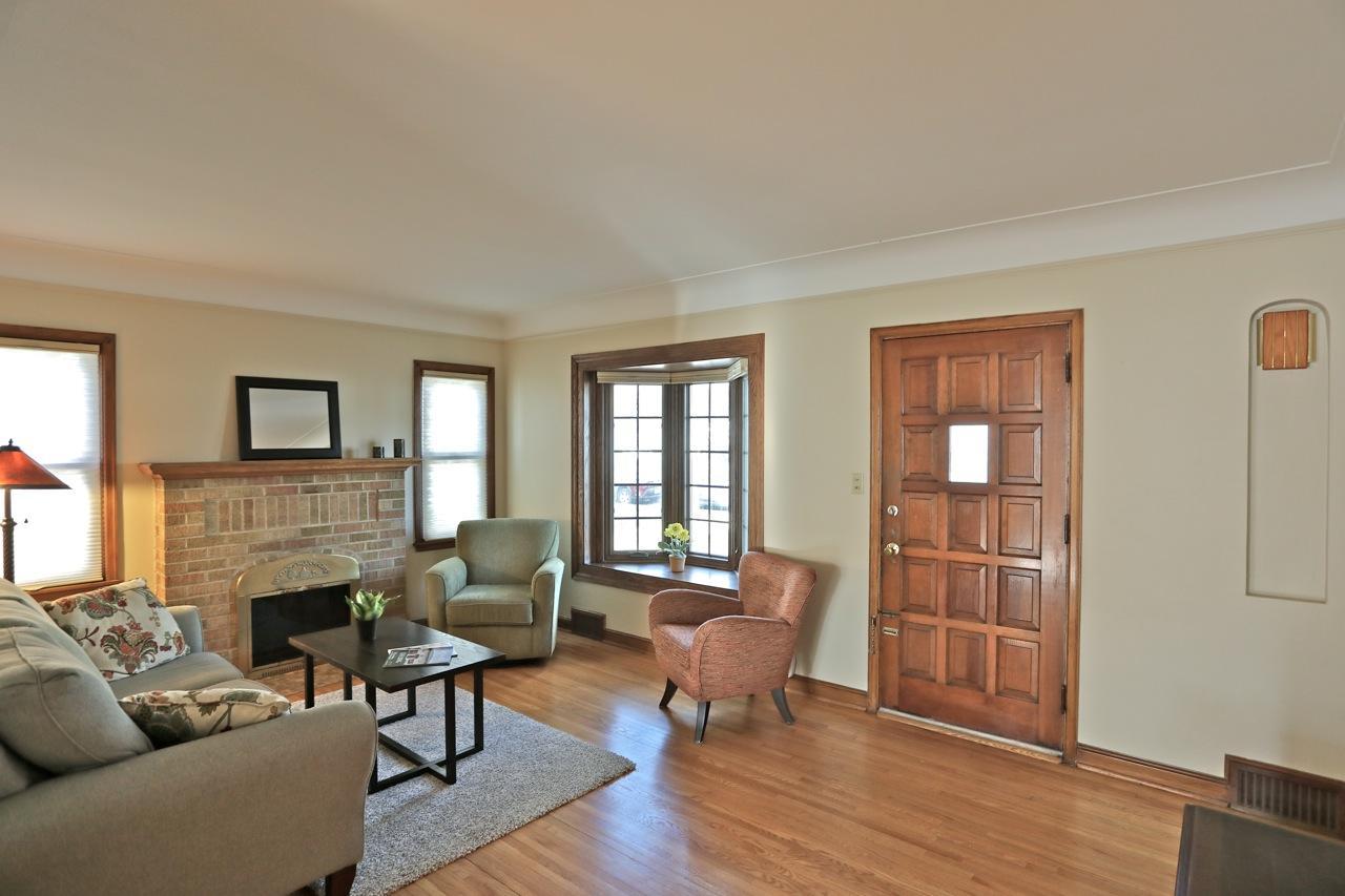 Oak flooring in the living room, dining room, & bedrooms