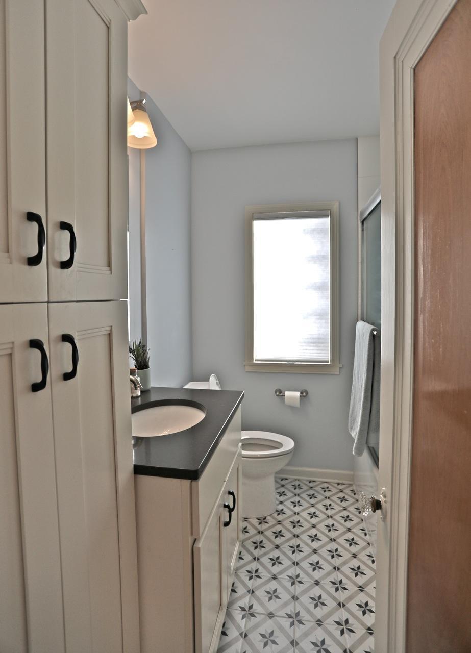 Remodeled full bath in 2020 with built-in storage