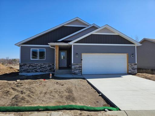 975 45th Avenue NE, Saint Cloud, MN 56304
