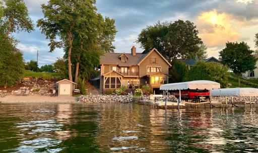The perfect elevation with sandy lakeshore and sunset views!