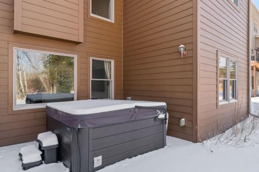 9-web-or-mls-7521 163rd Ave NW-9.jpg