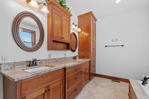 43-web-or-mls-7521 163rd Ave NW-43.jpg