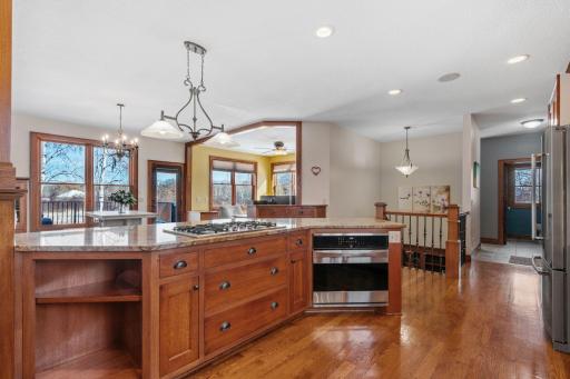 23-web-or-mls-7521 163rd Ave NW-23.jpg