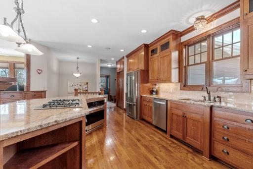 22-web-or-mls-7521 163rd Ave NW-22.jpg