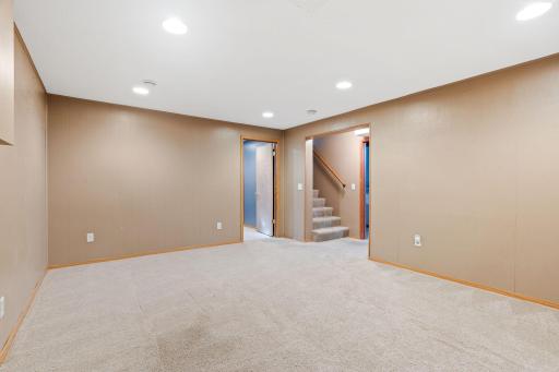 10240 Clinton Avenue S, Bloomington, MN 55420