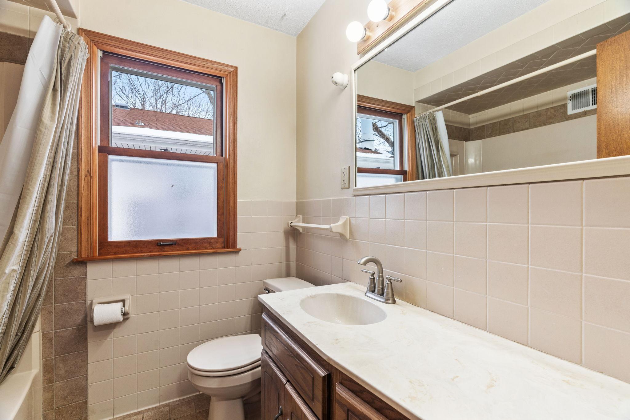 Main level full bath.