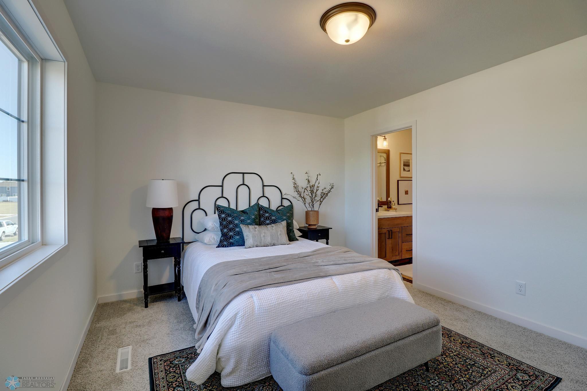 Master Bedroom1_2.jpg