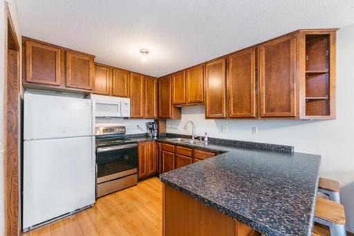 2303 Amberwood Drive, Woodbury, MN 55125