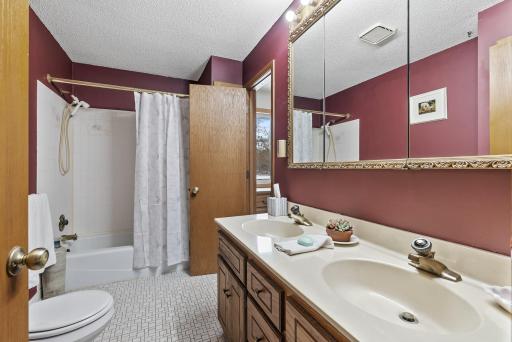 10101 180th Street N, Hugo, MN 55038