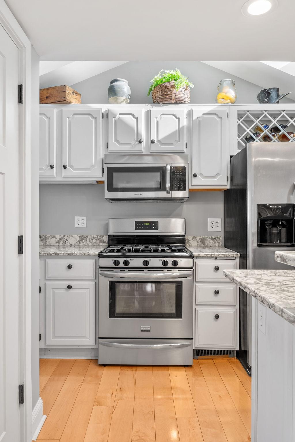 41-web-or-mls-5168 Tuxedo Blvd Interiors -11.jpg