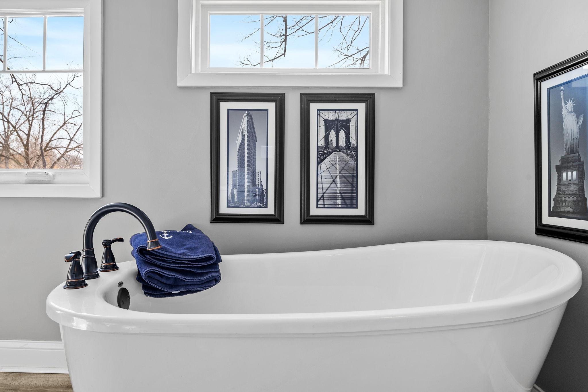 57-web-or-mls-5168 Tuxedo Blvd Interiors -27.jpg