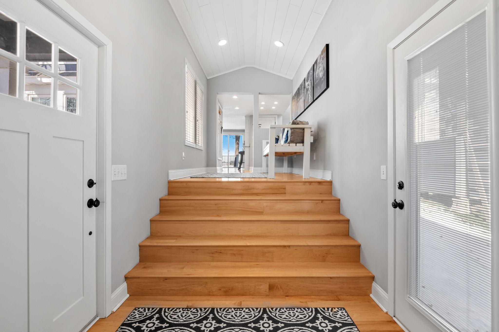 31-web-or-mls-5168 Tuxedo Blvd Interiors -1.jpg