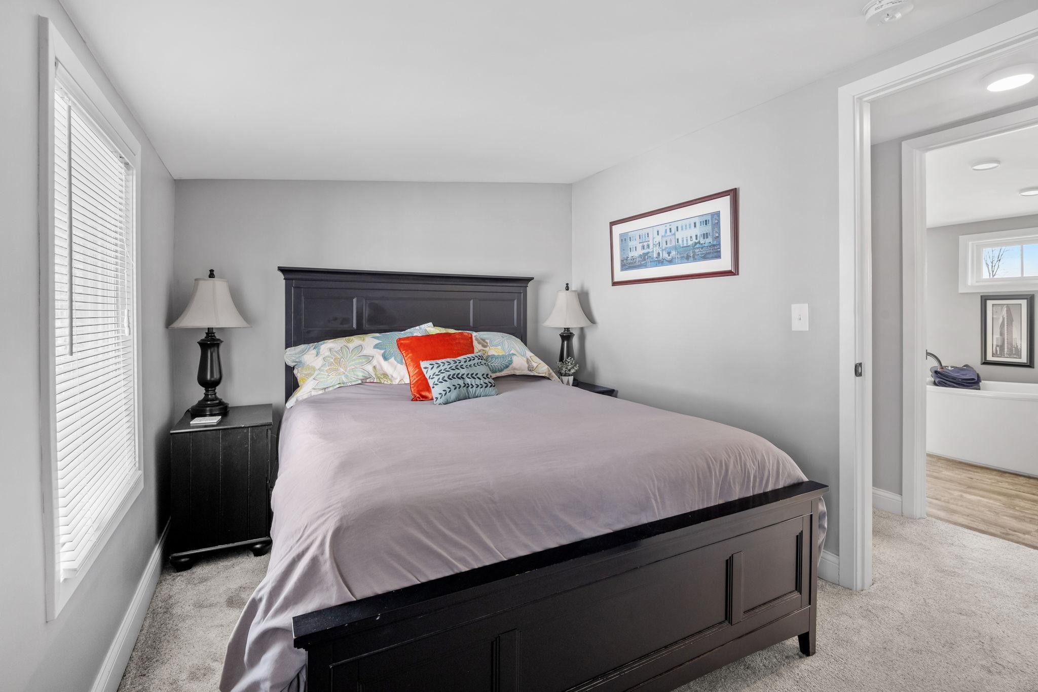 51-web-or-mls-5168 Tuxedo Blvd Interiors -21.jpg