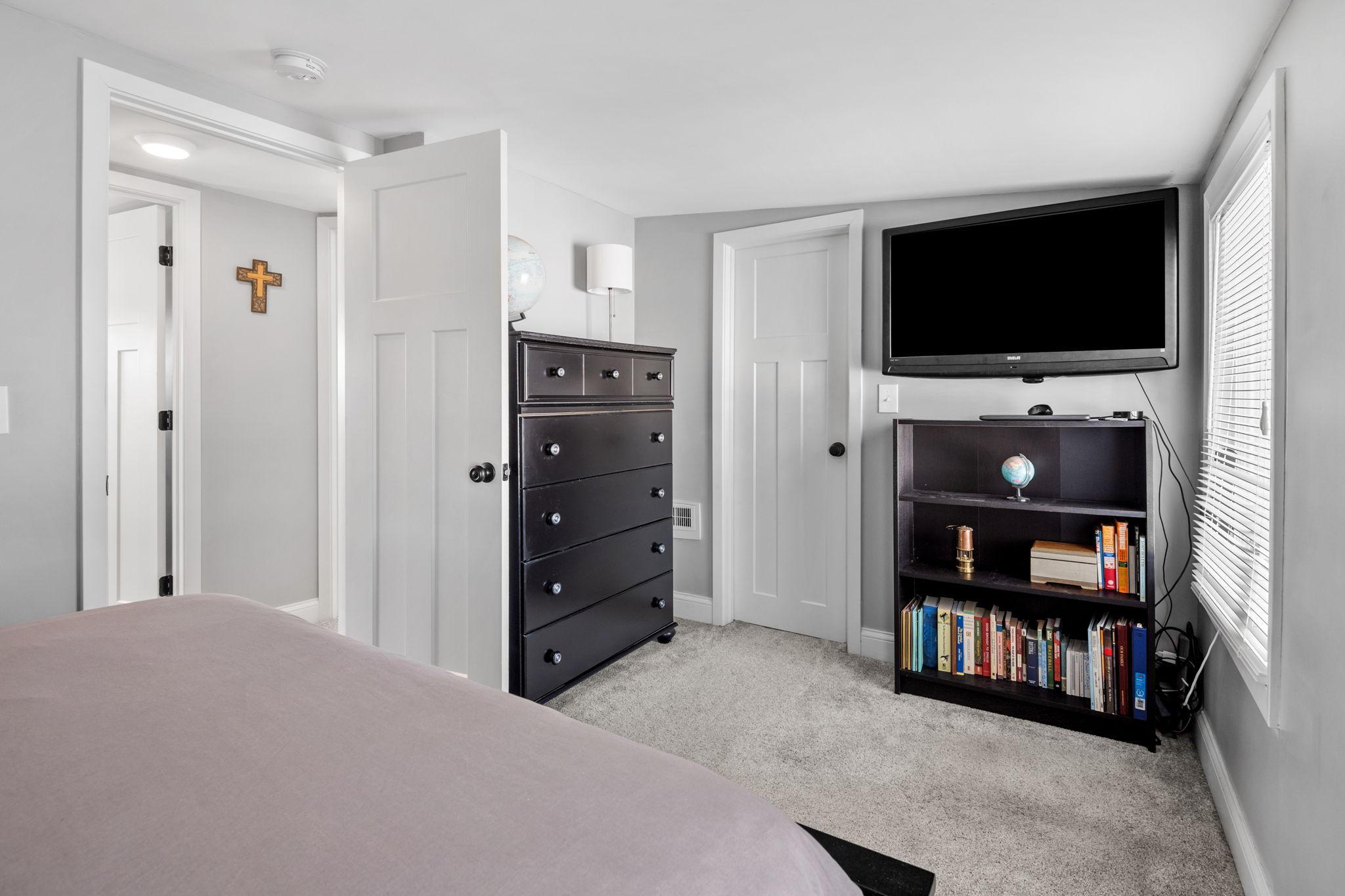 52-web-or-mls-5168 Tuxedo Blvd Interiors -22.jpg