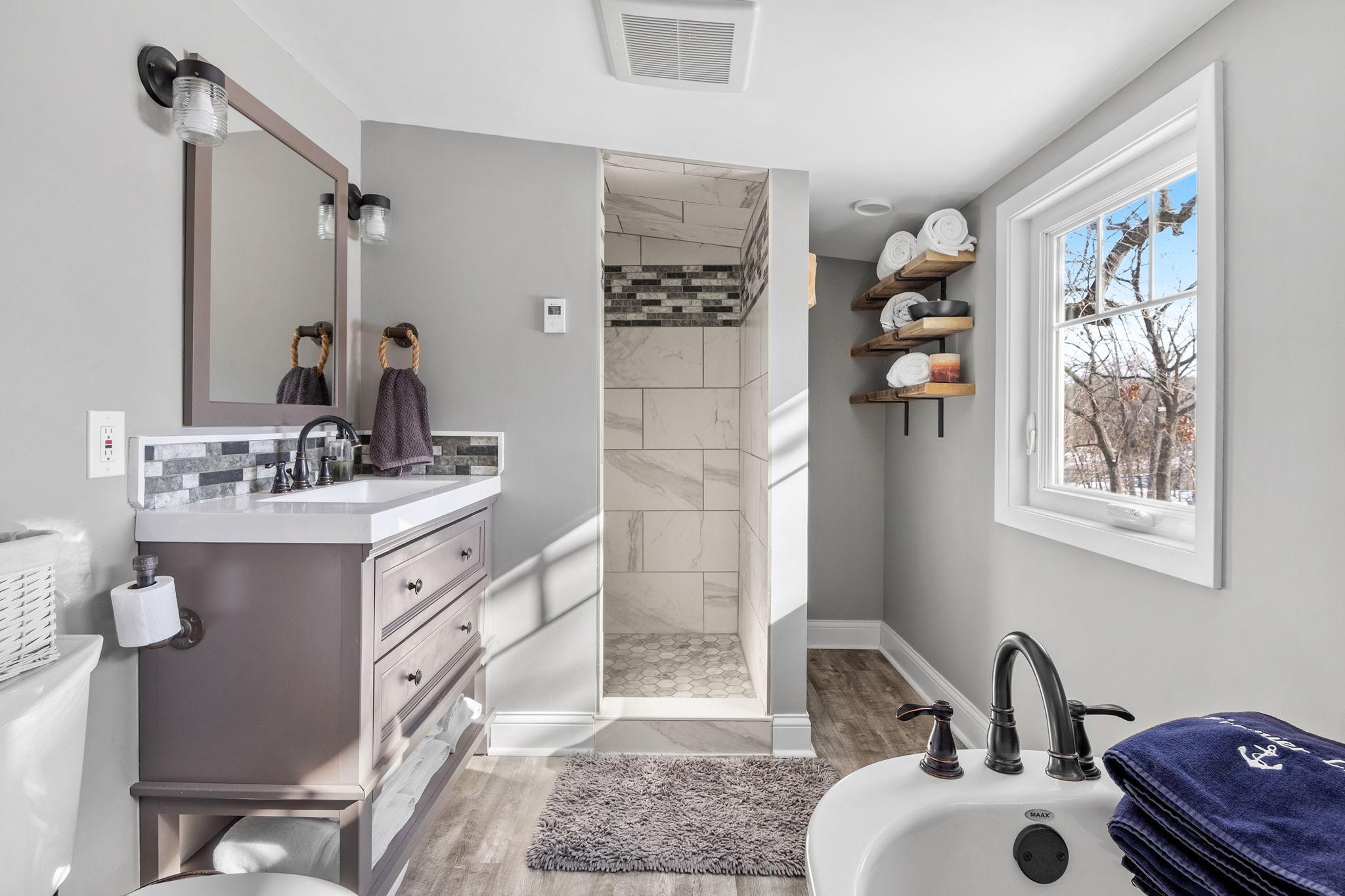 54-web-or-mls-5168 Tuxedo Blvd Interiors -24.jpg