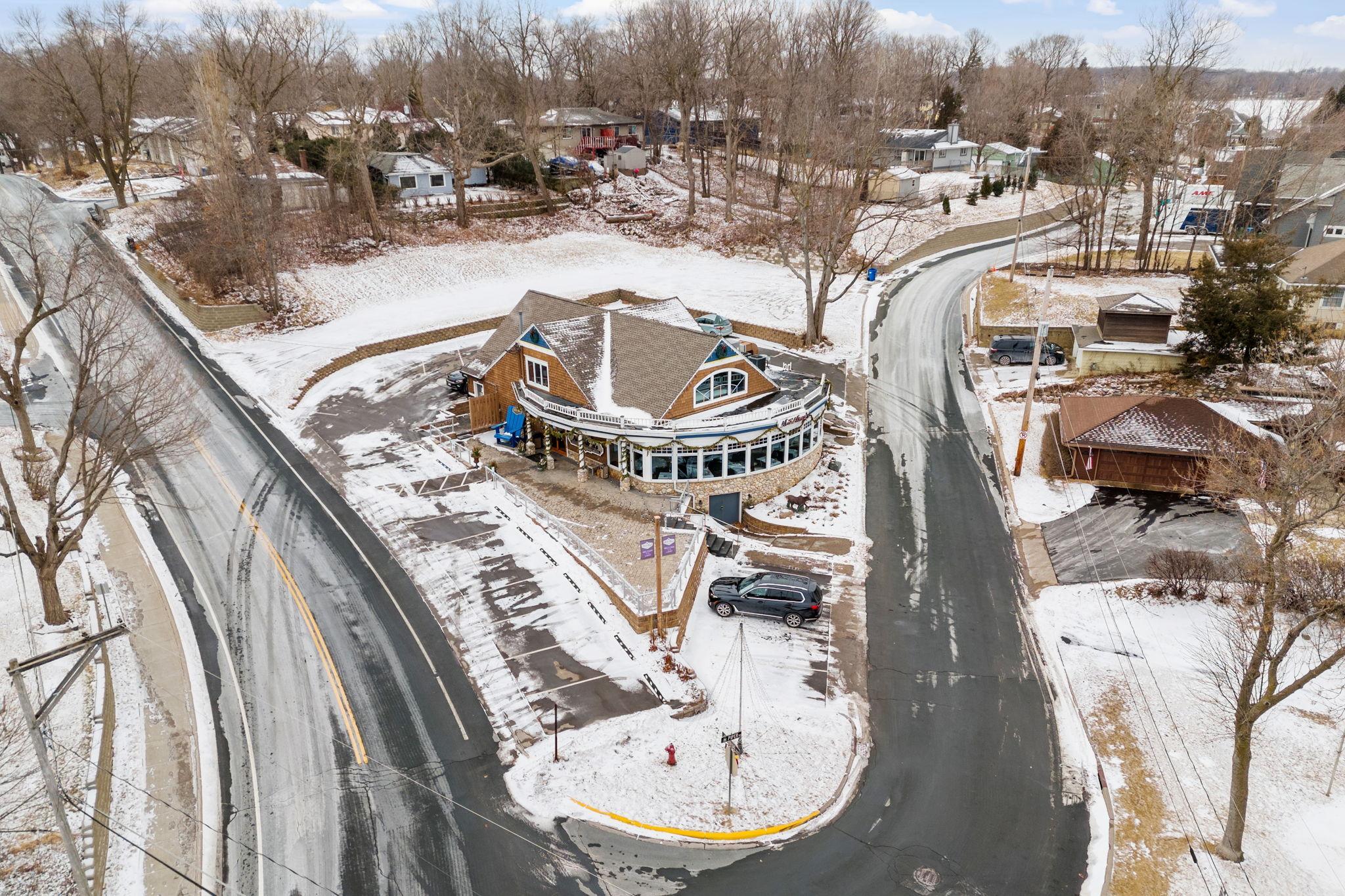 99-web-or-mls-30-print-5168 Tuxedo Blvd-30.jpg