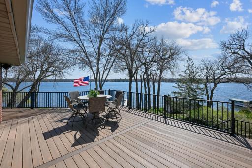 Also updated in 2021 is this large deck overlooking the lake with Maintenance free decking and railings.