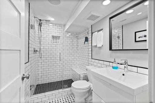 3932 Oakland Avenue S, Minneapolis, MN 55407