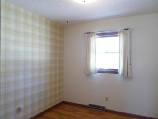436 Maple Avenue S, Thief River Falls, MN 56701