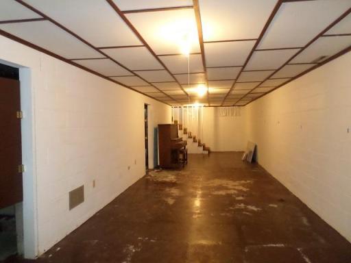 436 Maple Avenue S, Thief River Falls, MN 56701