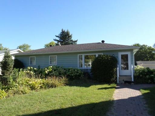 436 Maple Avenue S, Thief River Falls, MN 56701