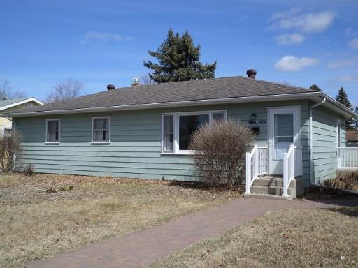 436 Maple Avenue S, Thief River Falls, MN 56701