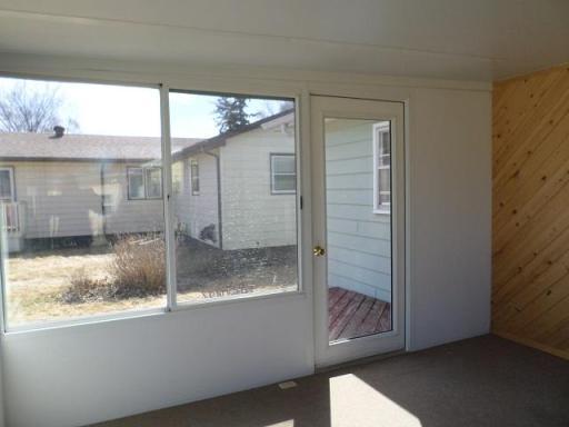 436 Maple Avenue S, Thief River Falls, MN 56701