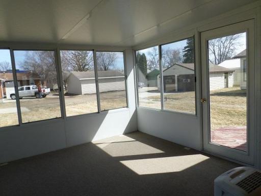 436 Maple Avenue S, Thief River Falls, MN 56701