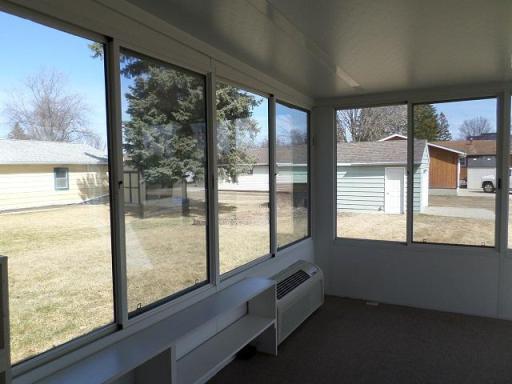 436 Maple Avenue S, Thief River Falls, MN 56701
