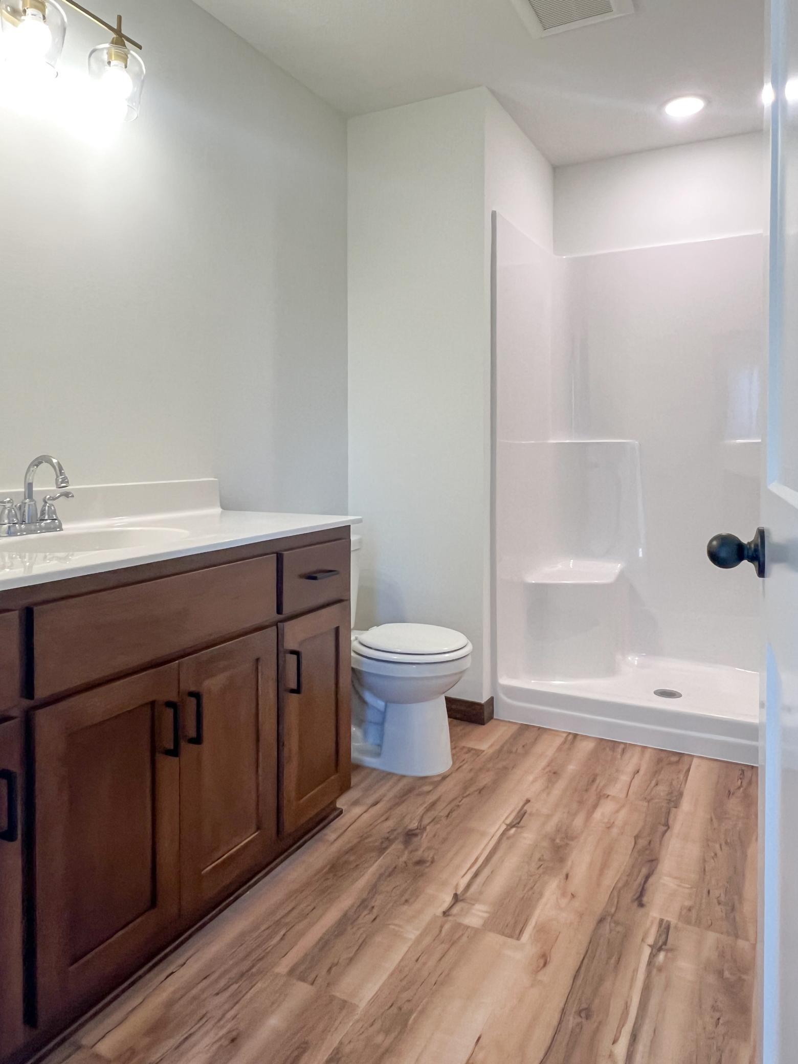 Sister Home Lower Bath