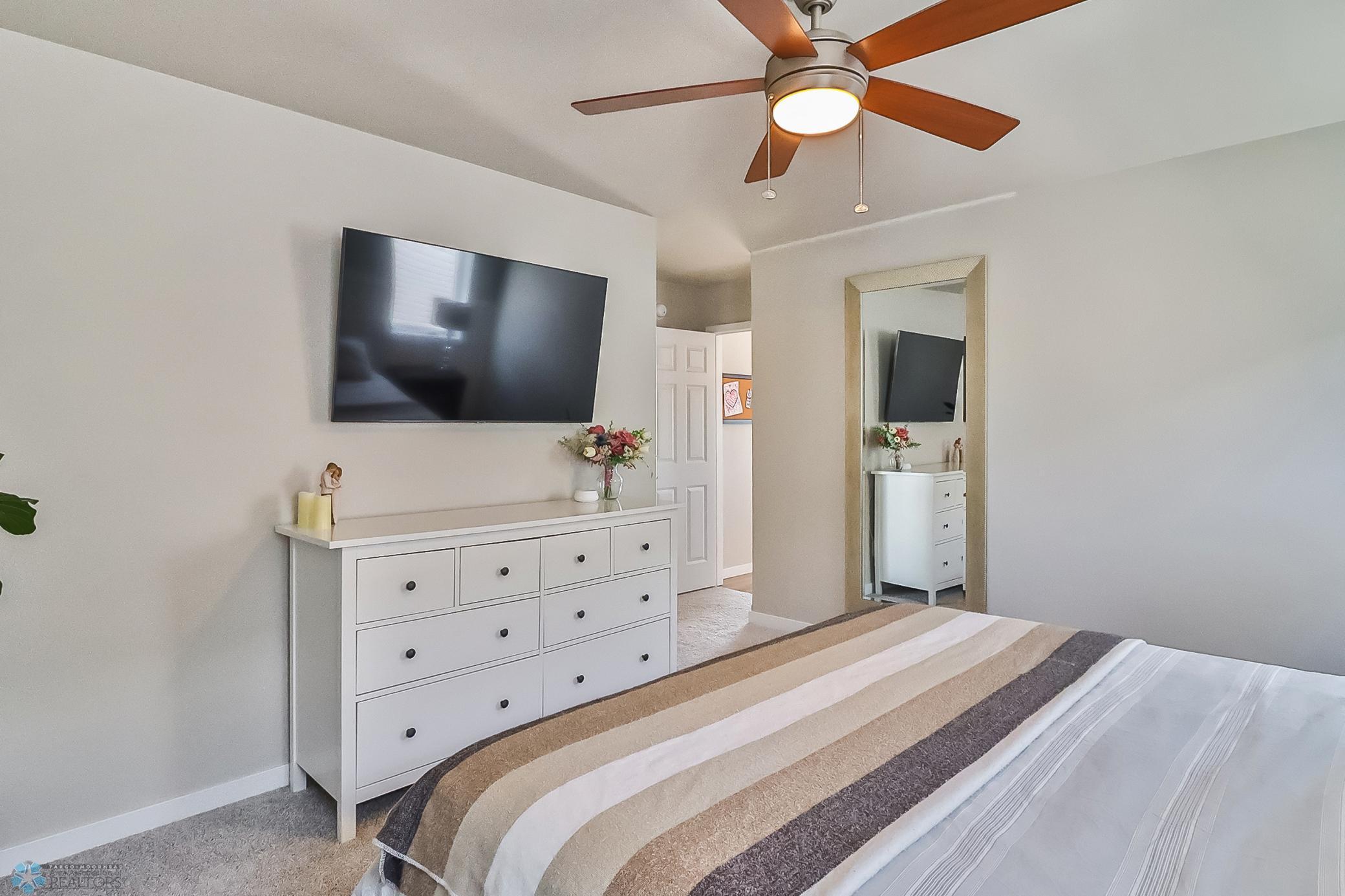 Primary Bedroom1_3.jpg