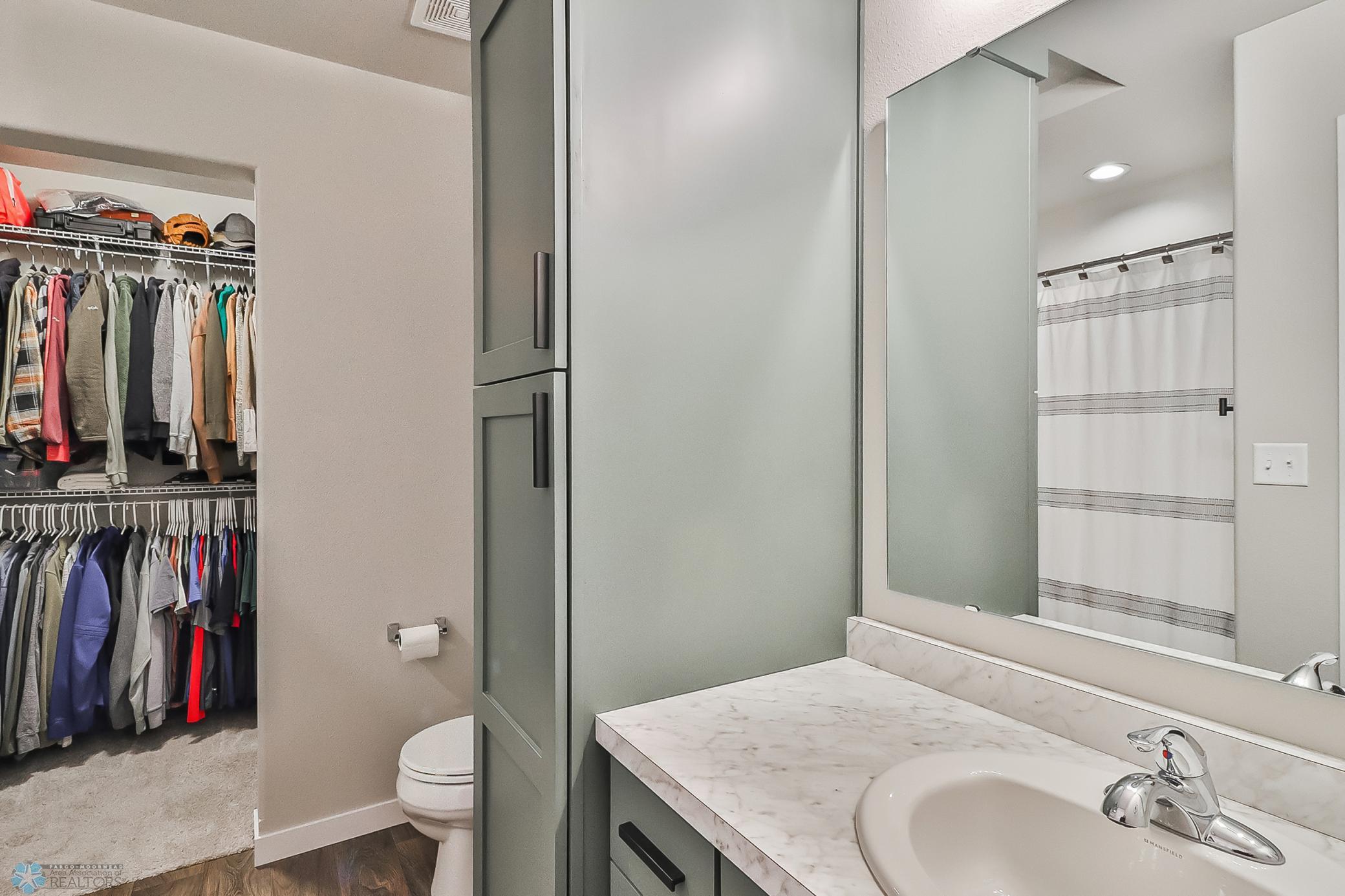 Primary Bathroom1_3.jpg