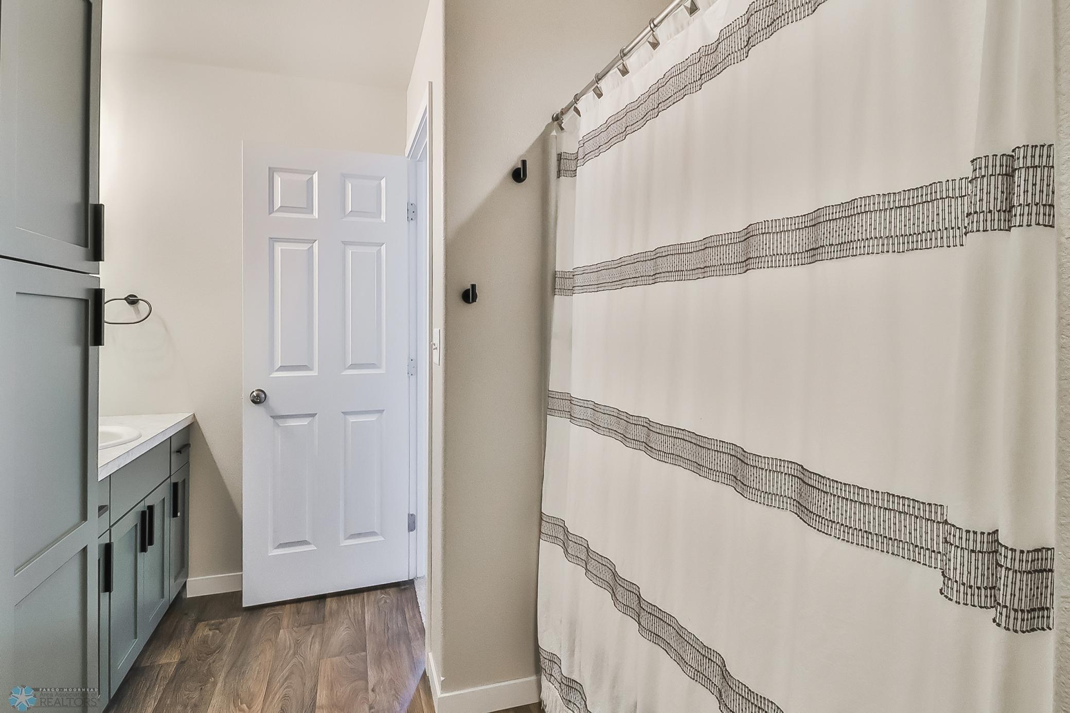 Primary Bathroom1_1.jpg