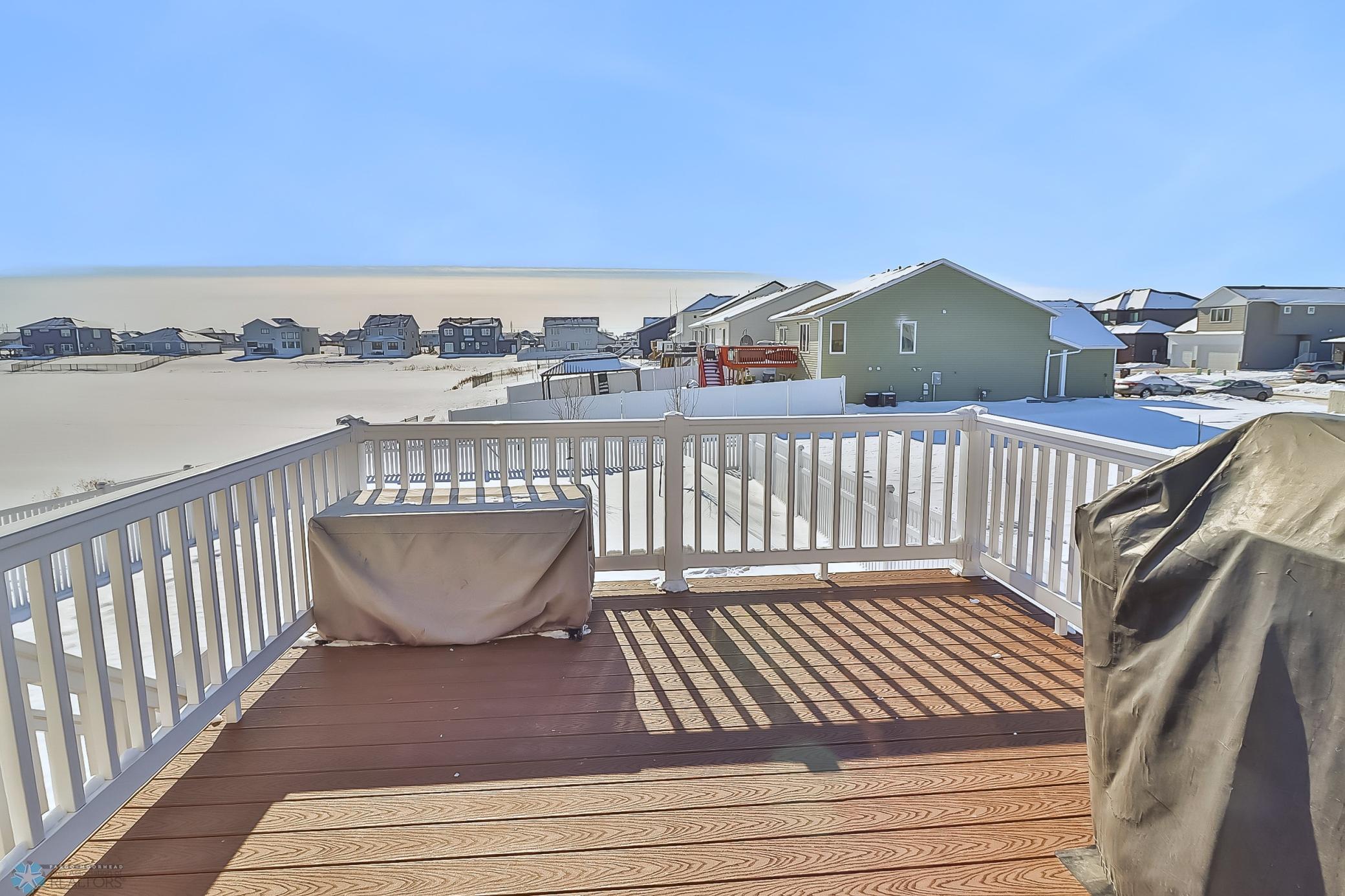 Backyard_deck1_1.jpg