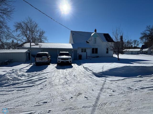 102 3rd Street E, Finley, ND 58230