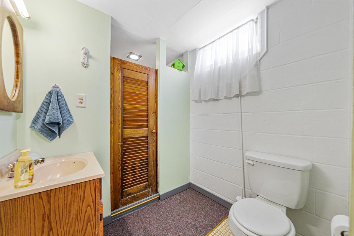 42 Bathroom_lower.jpg